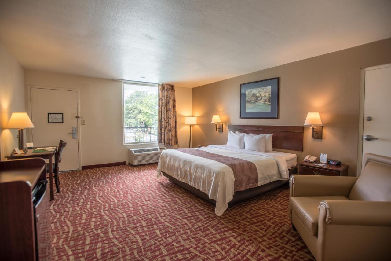Quality Inn At Town Center Beaufort Bagian luar foto