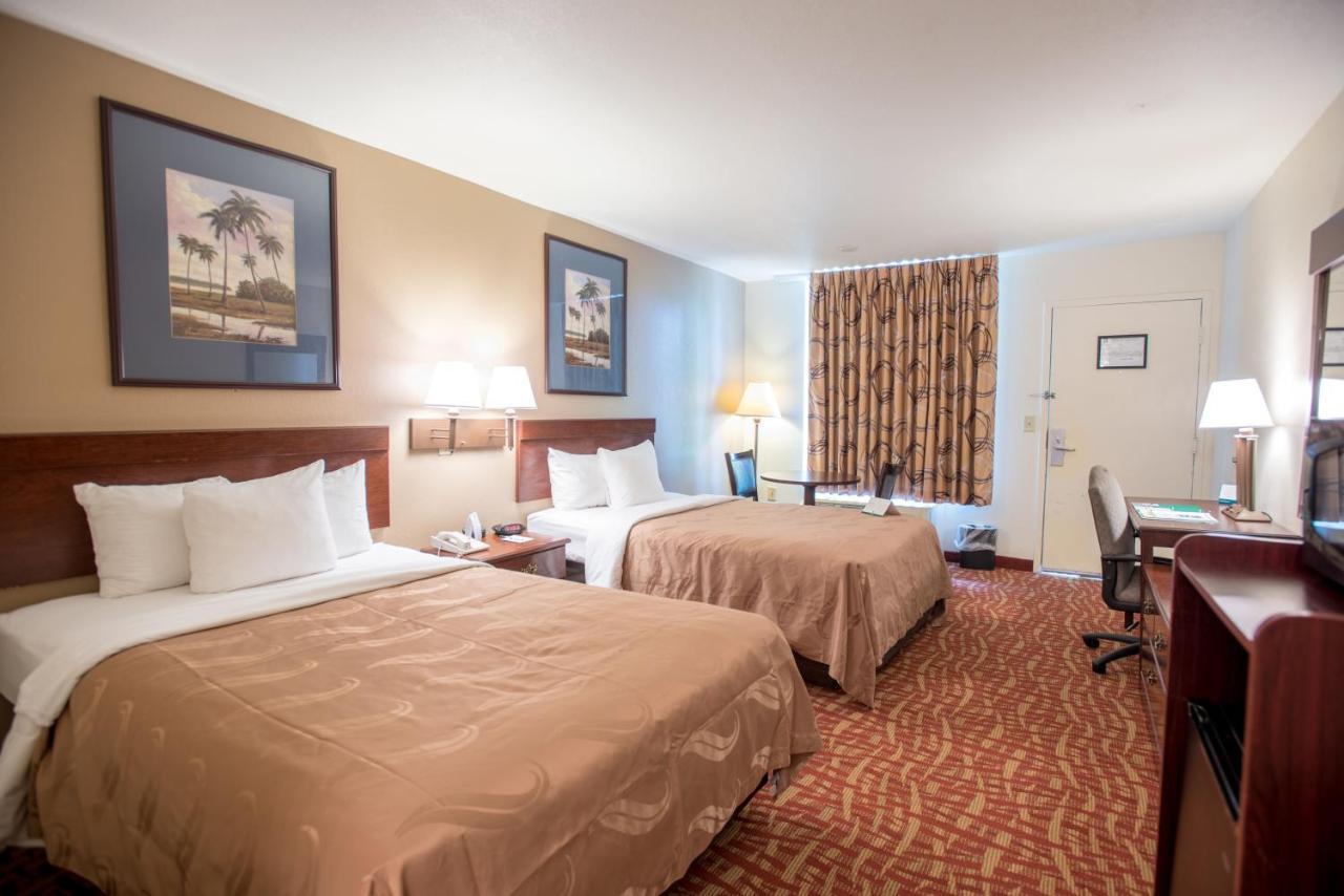 Quality Inn At Town Center Beaufort Bagian luar foto