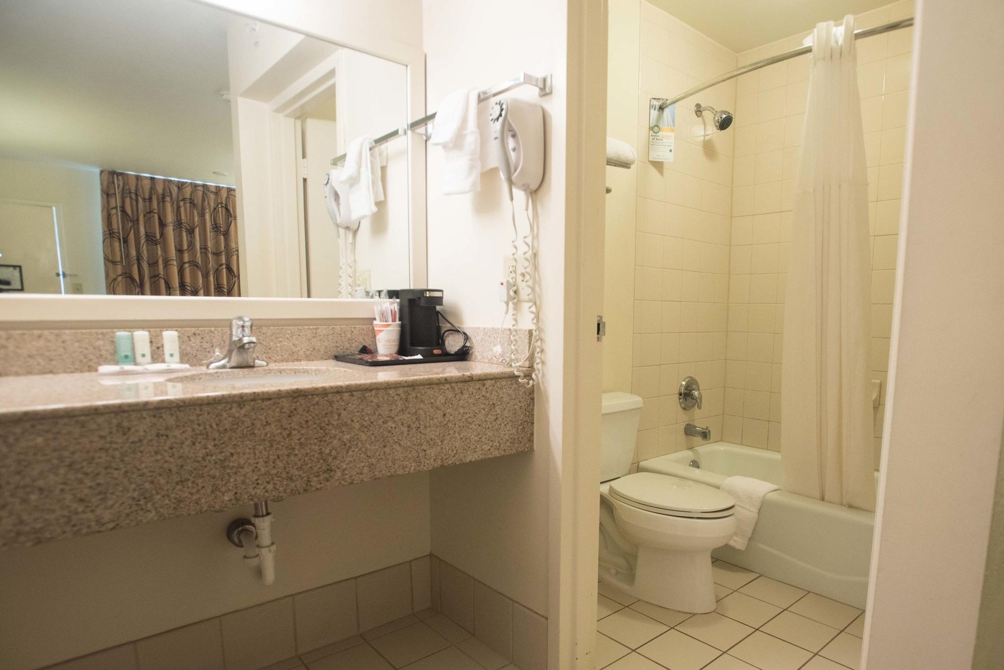 Quality Inn At Town Center Beaufort Bagian luar foto