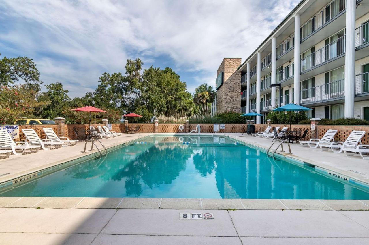 Quality Inn At Town Center Beaufort Bagian luar foto