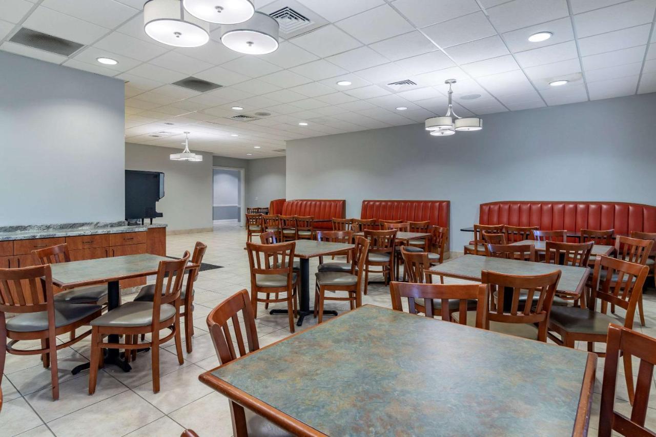 Quality Inn At Town Center Beaufort Bagian luar foto