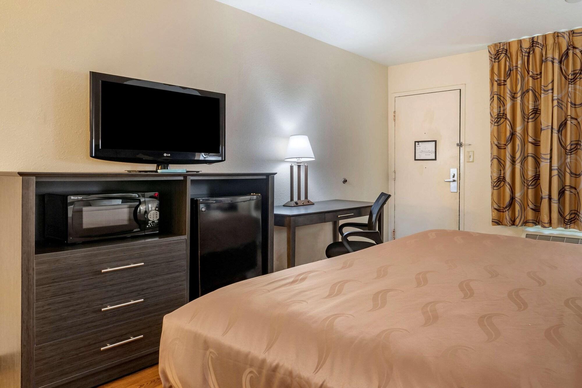 Quality Inn At Town Center Beaufort Bagian luar foto