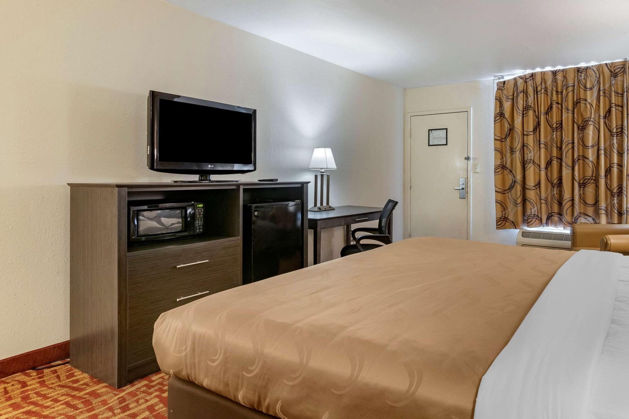 Quality Inn At Town Center Beaufort Bagian luar foto