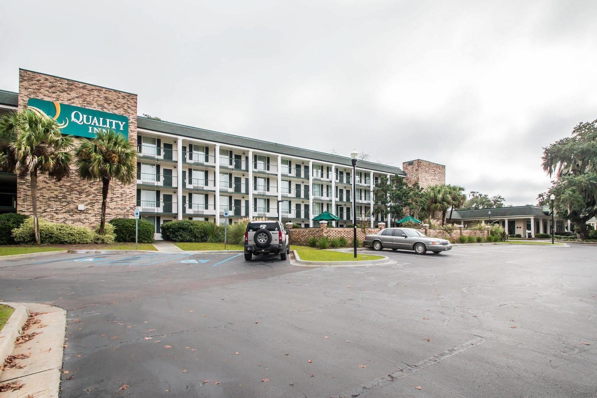 Quality Inn At Town Center Beaufort Bagian luar foto