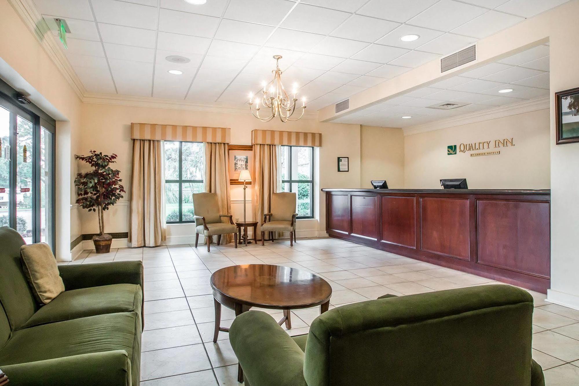 Quality Inn At Town Center Beaufort Bagian luar foto
