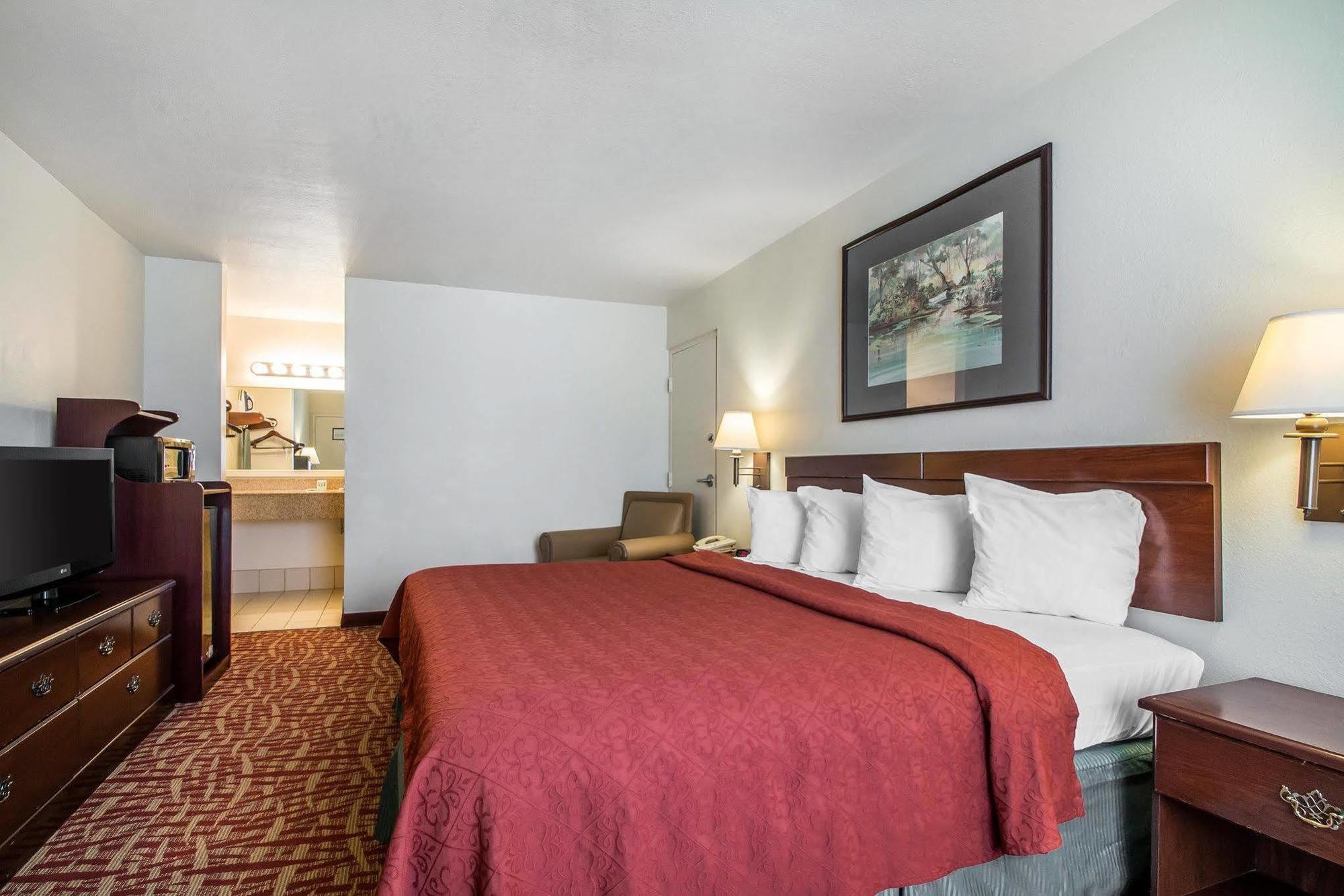 Quality Inn At Town Center Beaufort Bagian luar foto
