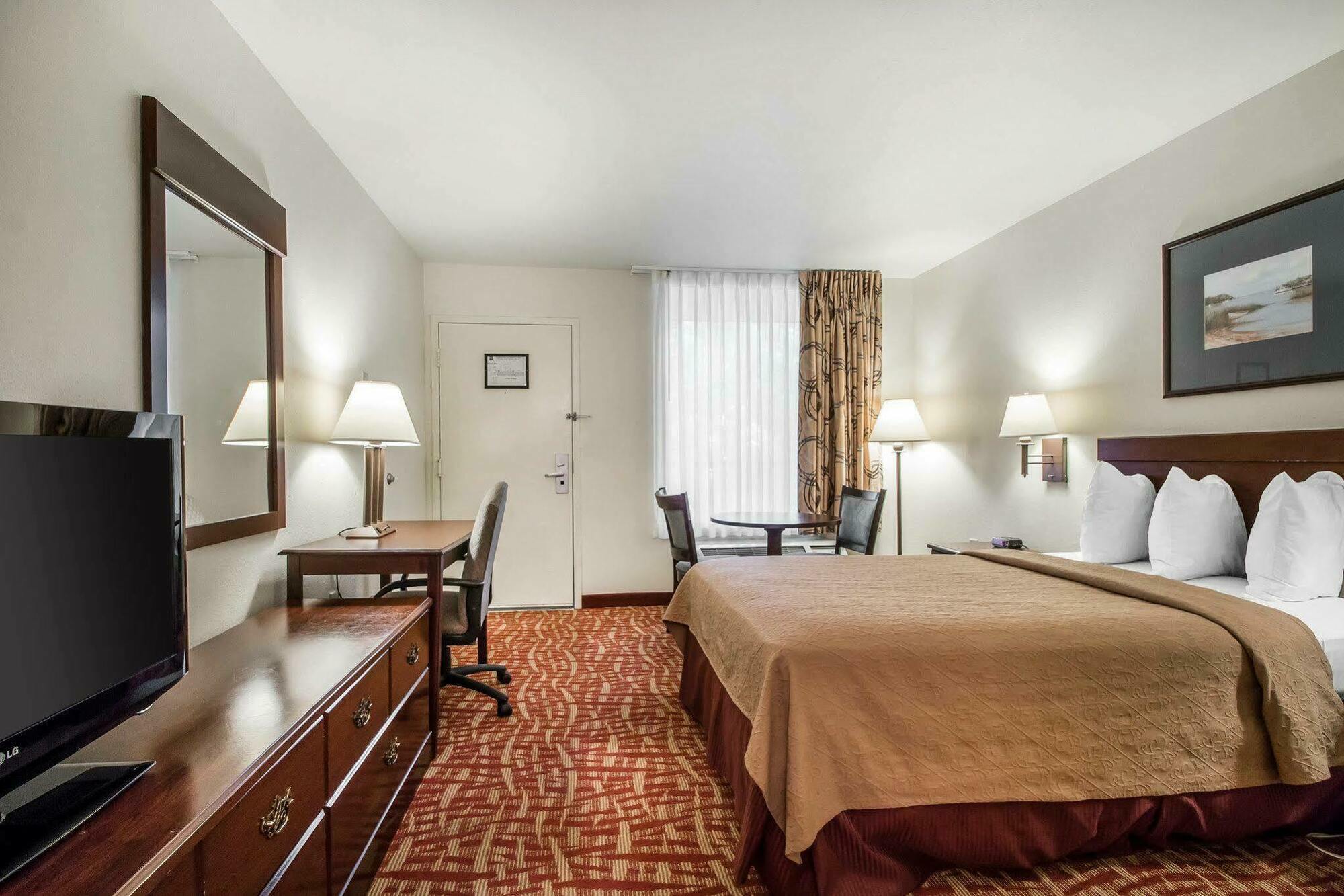 Quality Inn At Town Center Beaufort Bagian luar foto