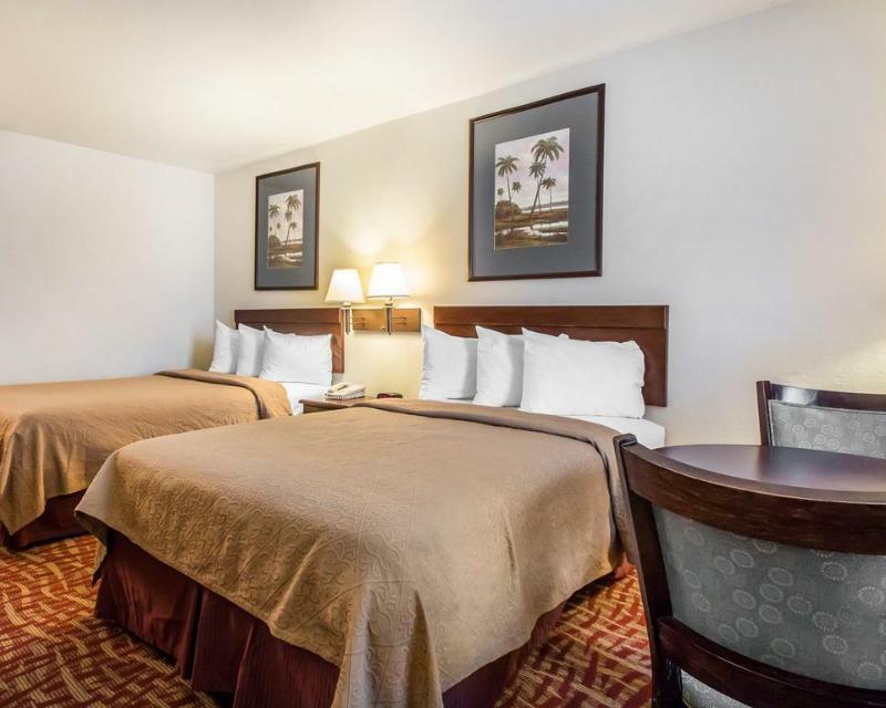 Quality Inn At Town Center Beaufort Bagian luar foto